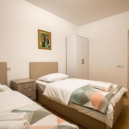 Guesthouse Of Manoni Ratiani Mestia Bagian luar foto
