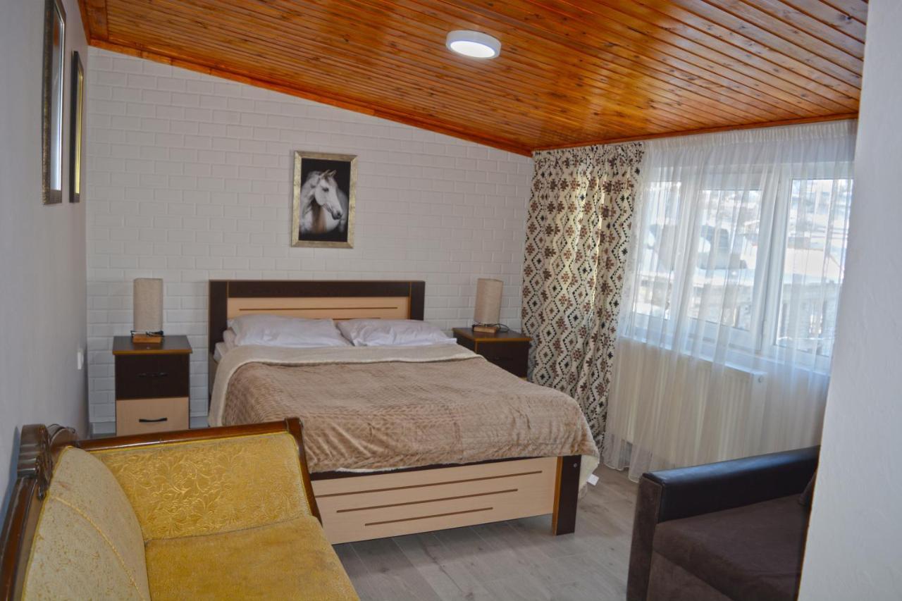 Guesthouse Of Manoni Ratiani Mestia Bagian luar foto
