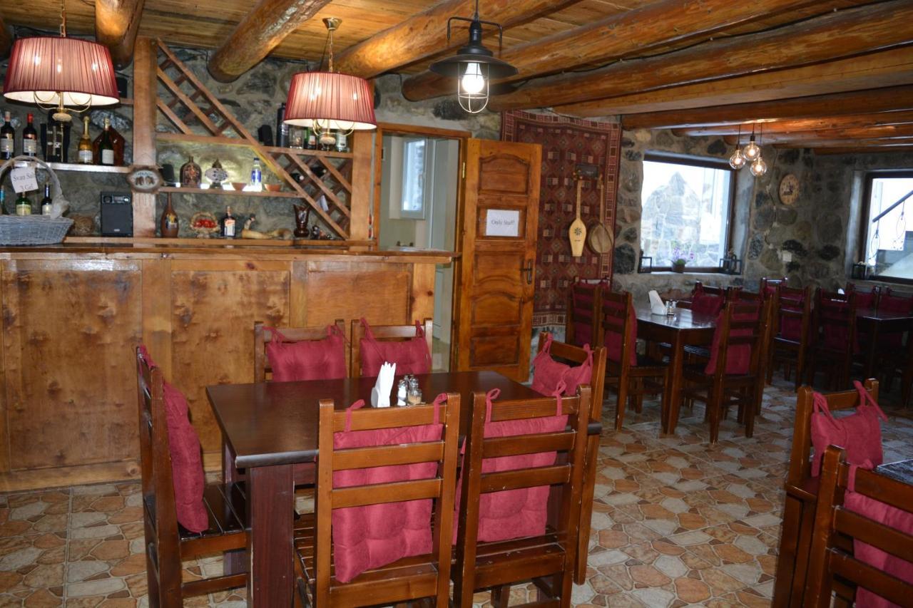 Guesthouse Of Manoni Ratiani Mestia Bagian luar foto