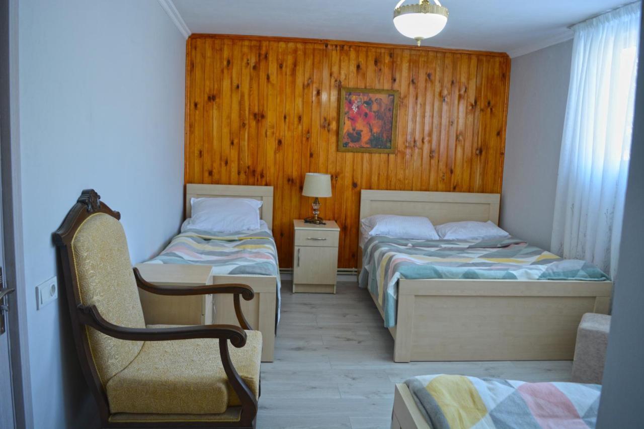 Guesthouse Of Manoni Ratiani Mestia Bagian luar foto