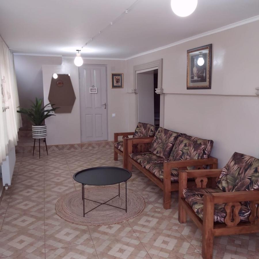Guesthouse Of Manoni Ratiani Mestia Bagian luar foto
