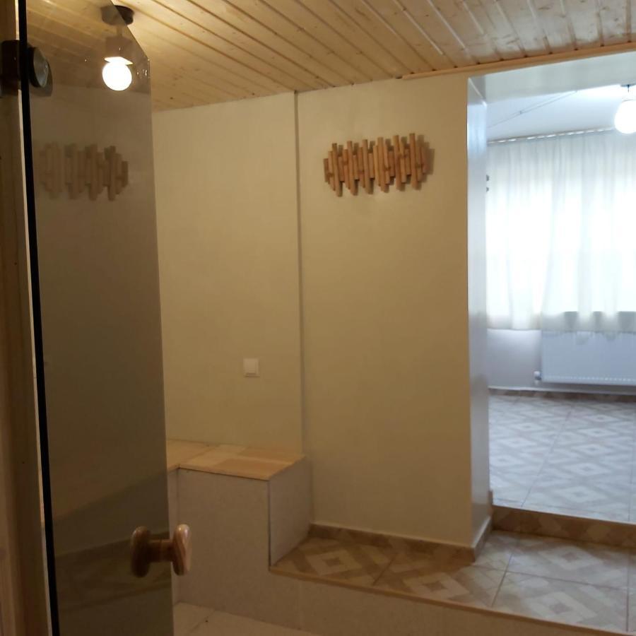 Guesthouse Of Manoni Ratiani Mestia Bagian luar foto