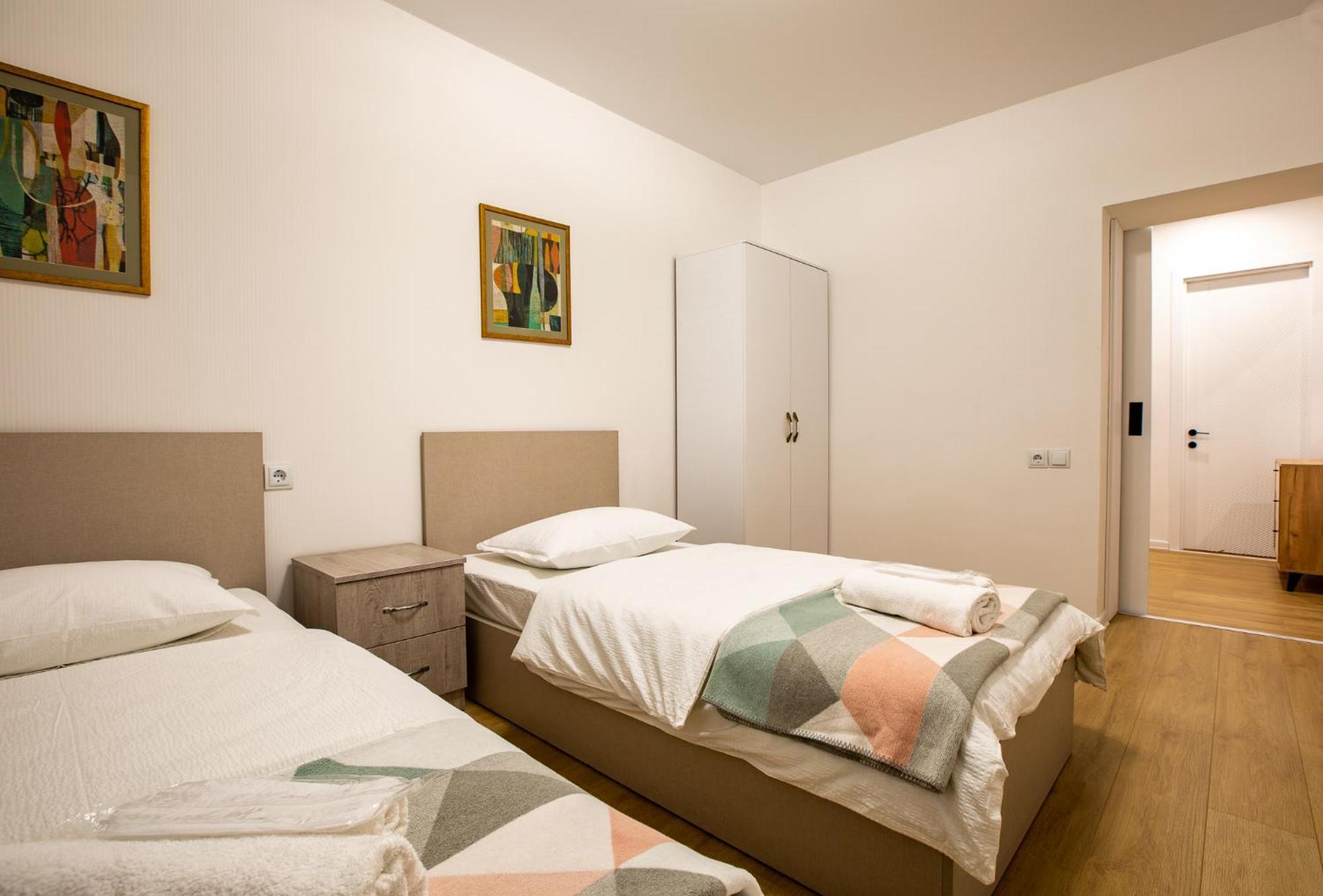 Guesthouse Of Manoni Ratiani Mestia Bagian luar foto