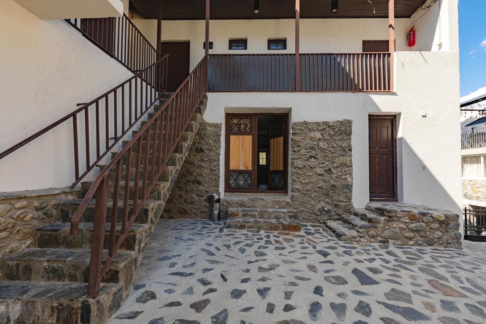 Guesthouse Of Manoni Ratiani Mestia Bagian luar foto