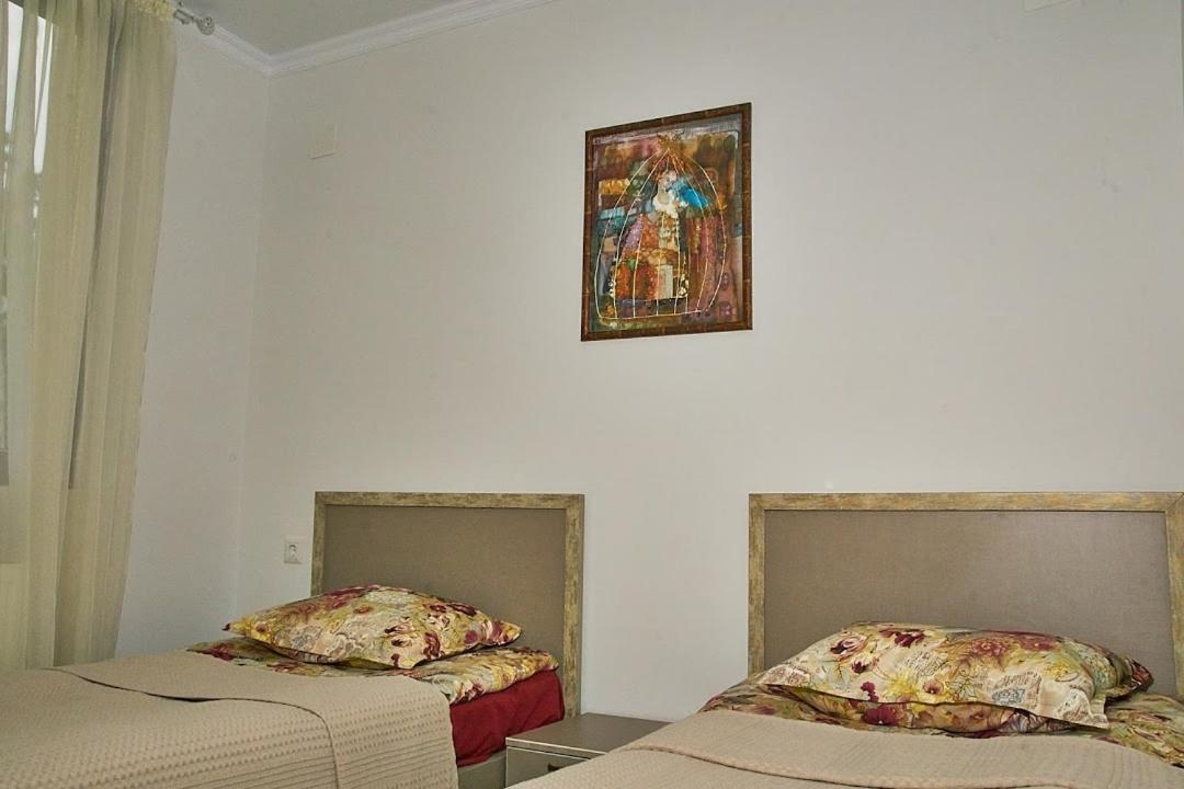 Guesthouse Of Manoni Ratiani Mestia Bagian luar foto